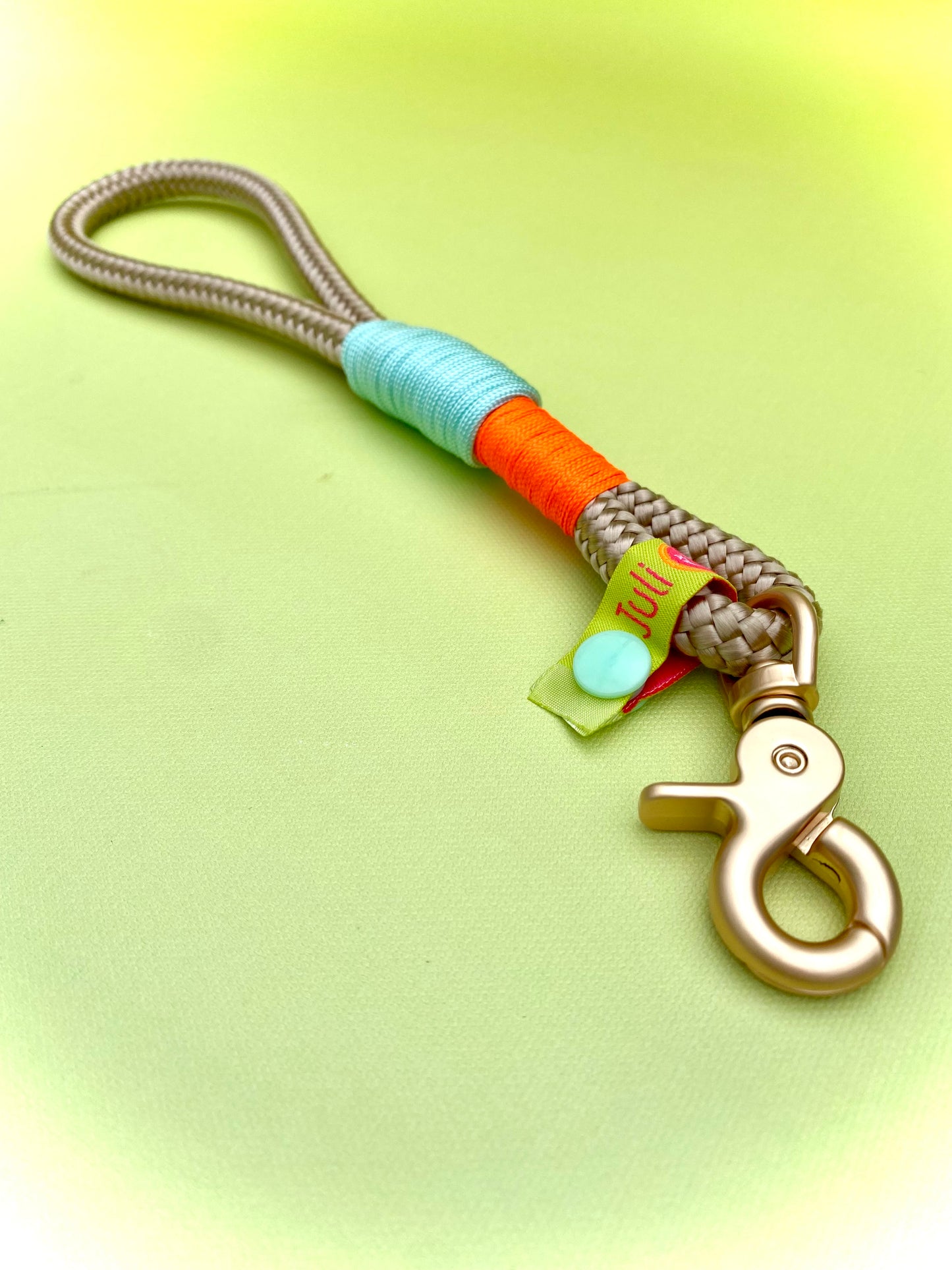 Handycharm und Schlüsselanhänger Karamell-Pfefferminz aus Paracord & Segeltau