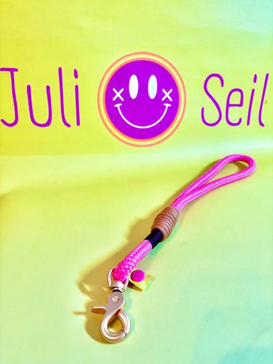 Handycharm und Schlüsselanhänger Himbeere im Karamellmantel aus Tauseil & Paracord