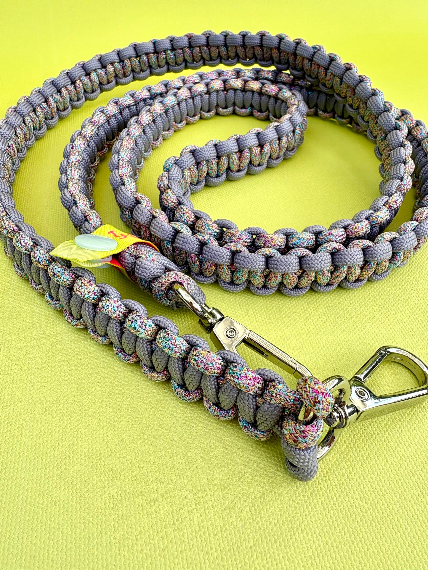 Handykette Makramee Glitzer Silber Gin Fizz aus Paracord