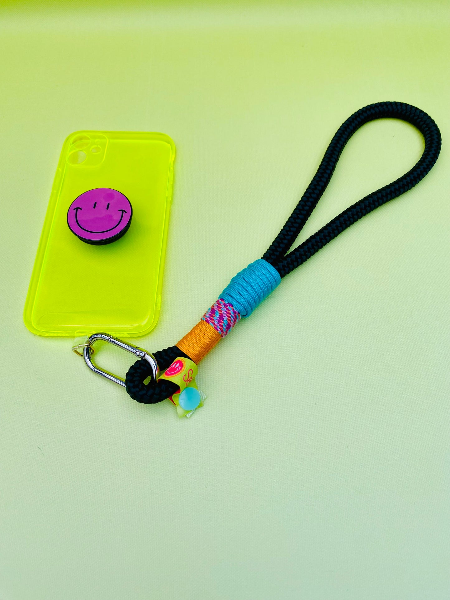Handycharm und Schlüsselanhänger Funky 90s aus Paracord & Segeltau
