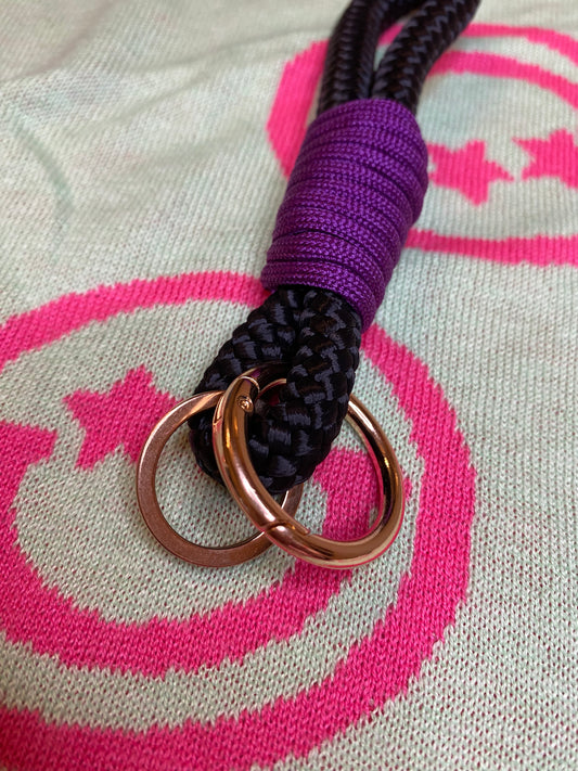 Schlüsselanhänger Schwarz-Lila aus Paracord & Segeltau