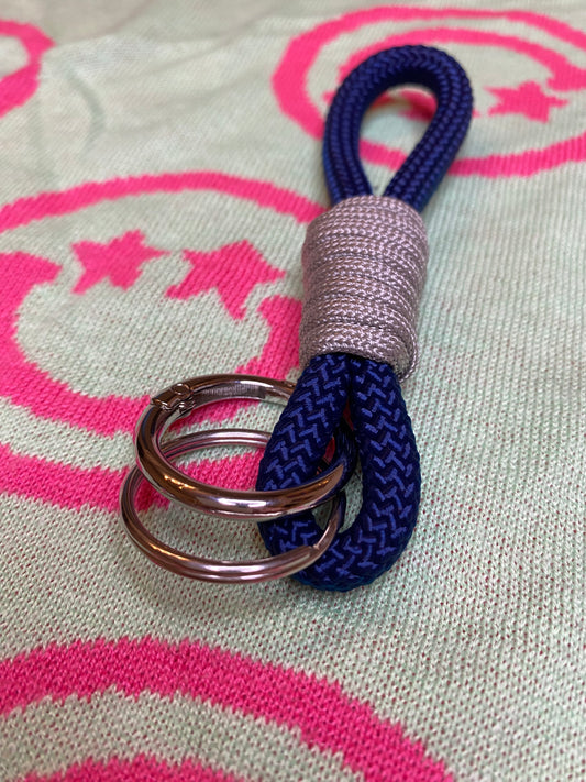 Schlüsselanhänger Dunkelblau-Grau aus Paracord & Segeltau