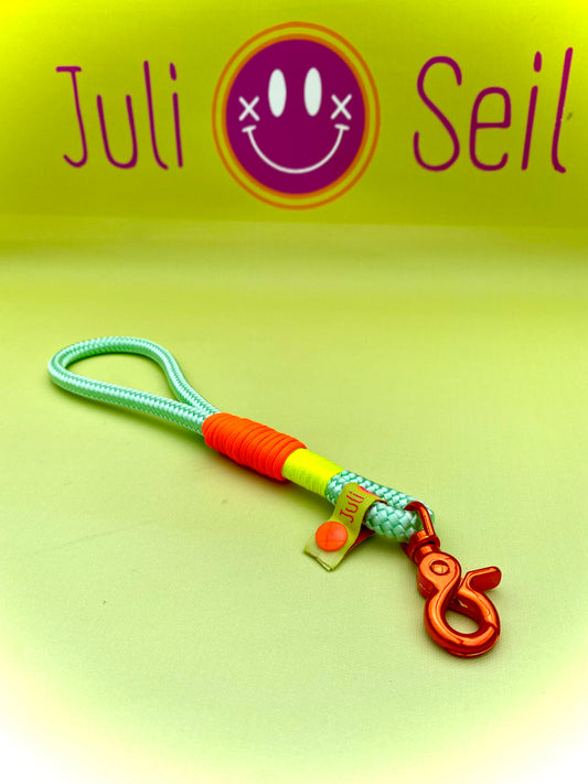 Handycharm und Schlüsselanhänger Pistazie-Mango aus Paracord & Tauseil