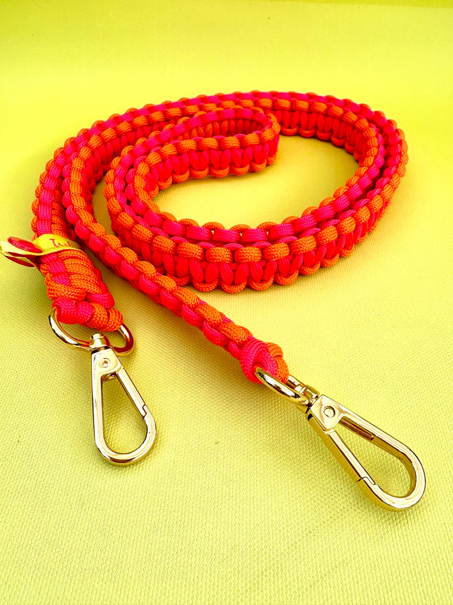 Handykette Makramee Holy Aperoli aus Paracord
