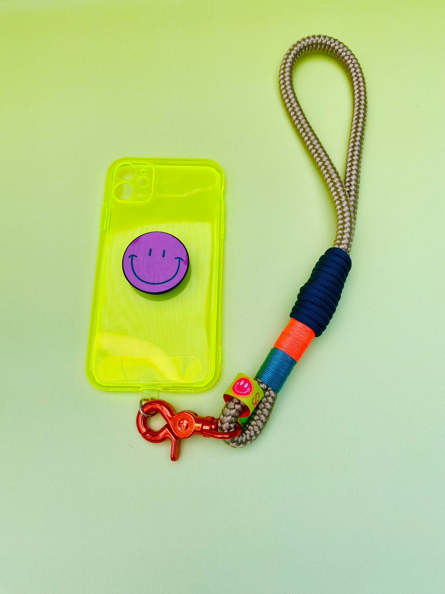Handycharm und Schlüsselanhänger Petrol im Neonfieber aus Paracord & Segeltau